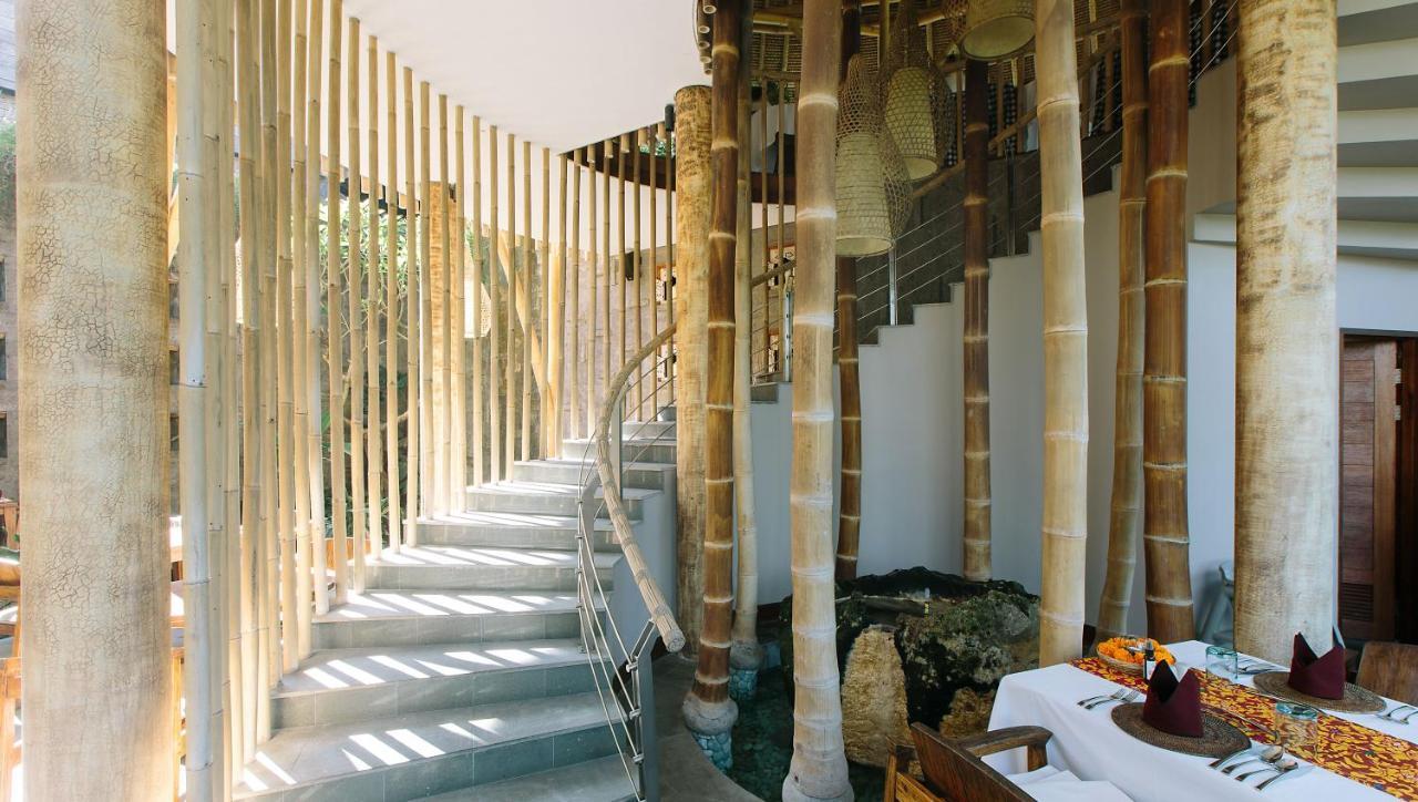Tejaprana Resort & Spa Убуд Екстер'єр фото Bamboo columns in a hotel