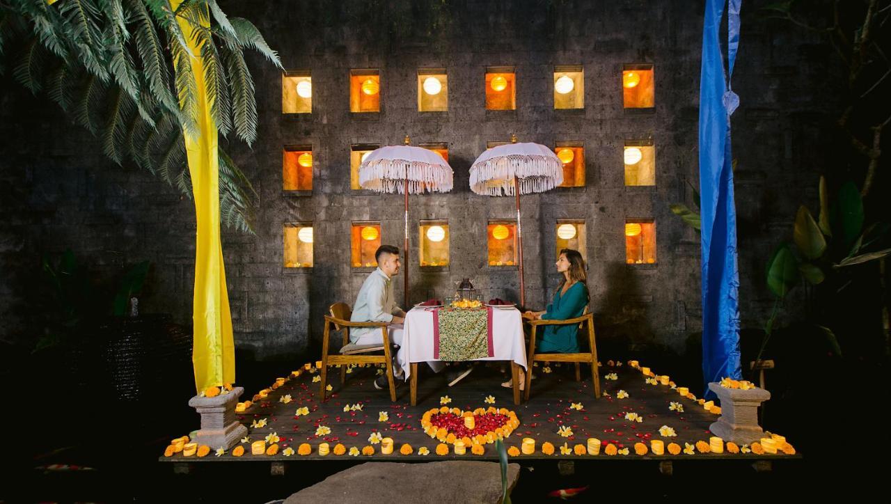 Tejaprana Resort & Spa Убуд Екстер'єр фото A romantic dinner at a resort in Bali, Indonesia